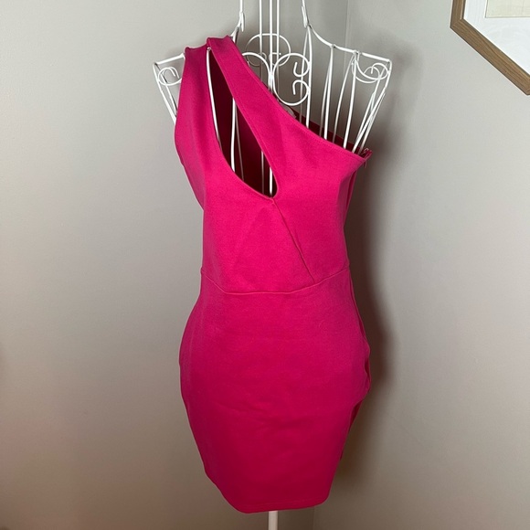 Superdown Revolve Nava Asymmetrical Mini Dress in Hot Pink Sz Small Homecoming - Picture 2 of 7
